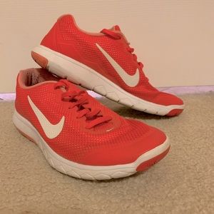 women’s NIKE FLEX EXPERIENCE RN 4